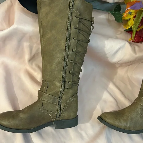 Girls knee high lace up boots - Picture 6 of 15